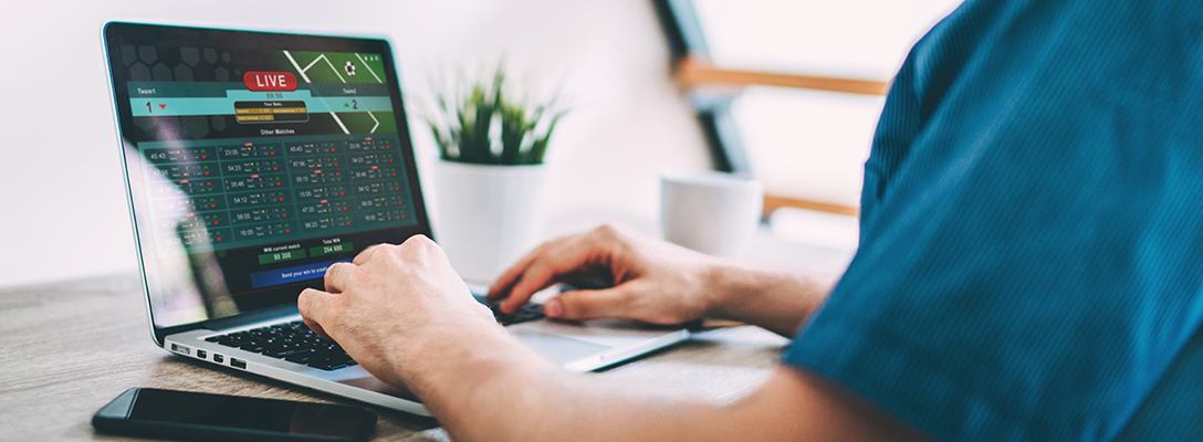 Live poker vs online poker guide 2025 16